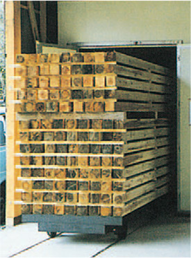 使用木材は含水率20％以下の乾燥材